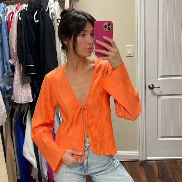 CLOSET CLEAR OUT: NWT NY & CO Orange Tie Front Top 🧡 - Picture 1 of 5